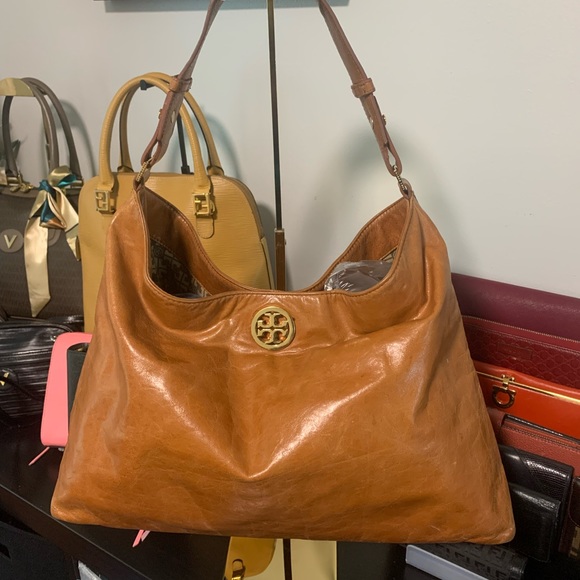 Tory Burch Large Preloved Shoulder Bag - Picture 2 of 13